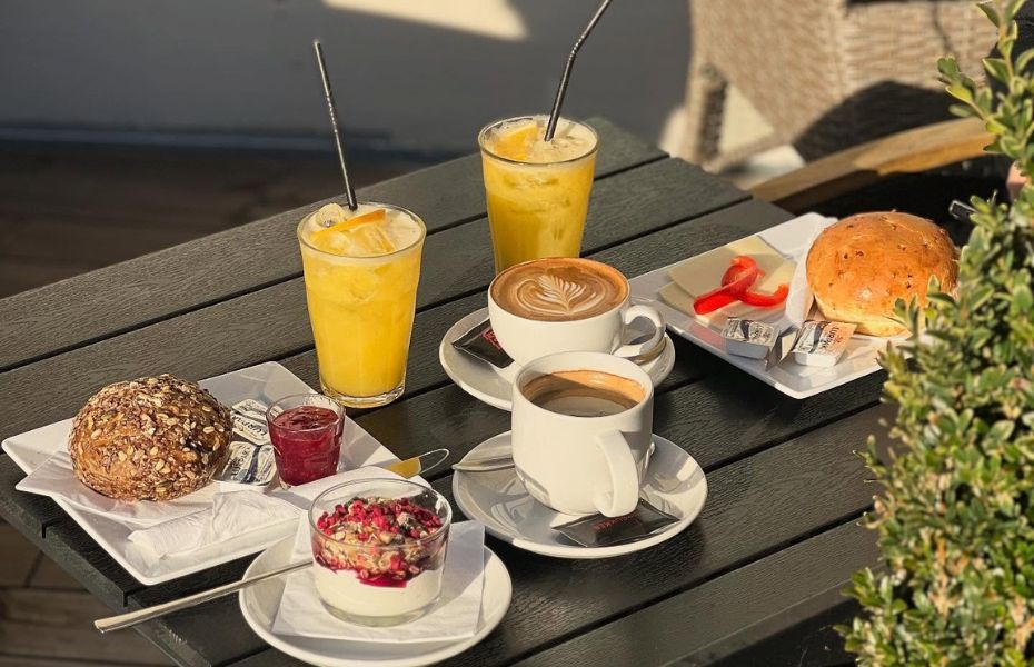 Kochs kaffebar BMO bolle med ost og marmelade
