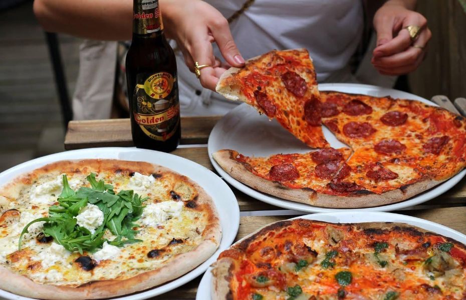 Pizza hos Hyttens